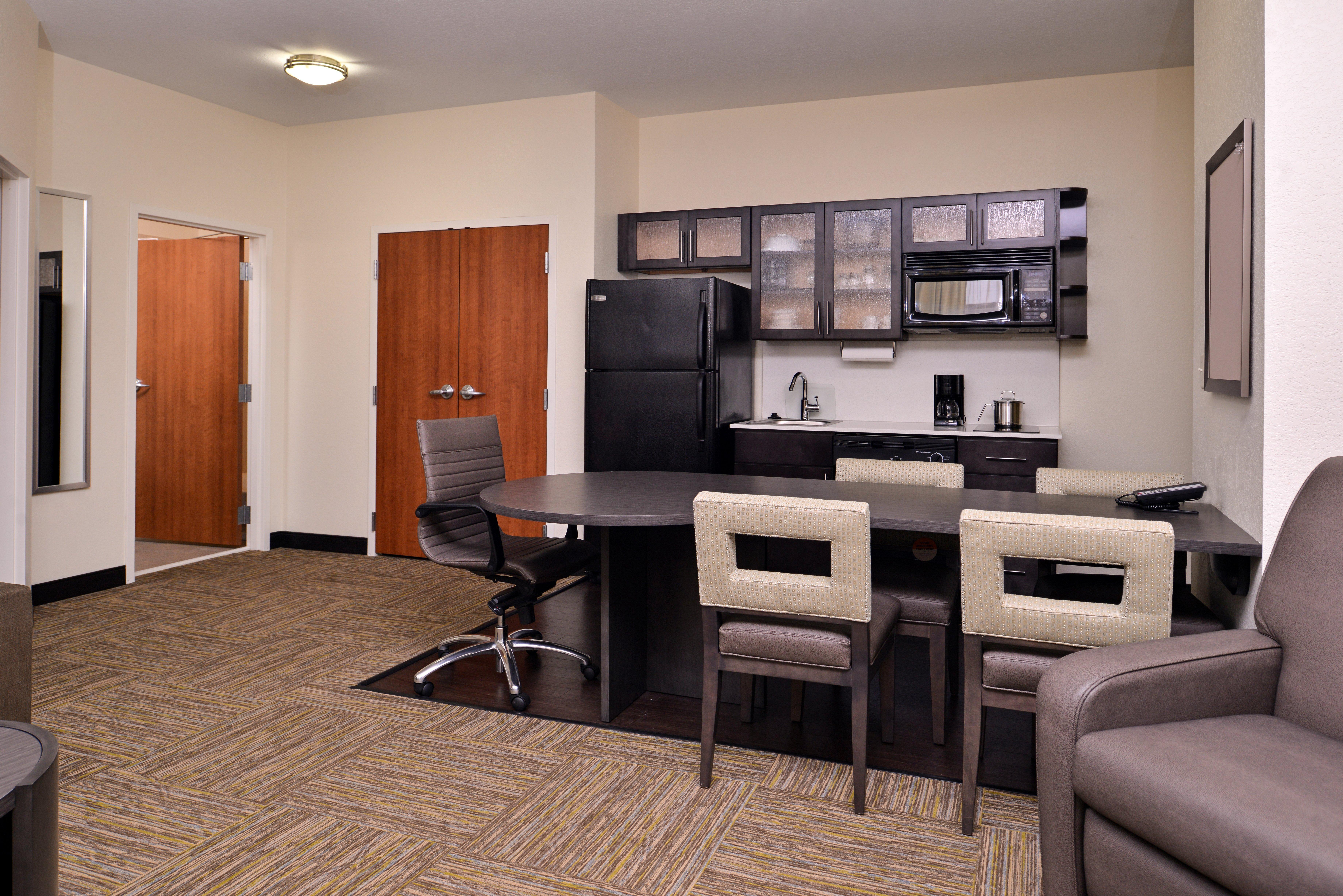 Candlewood Suites Terre Haute By Ihg Exteriör bild